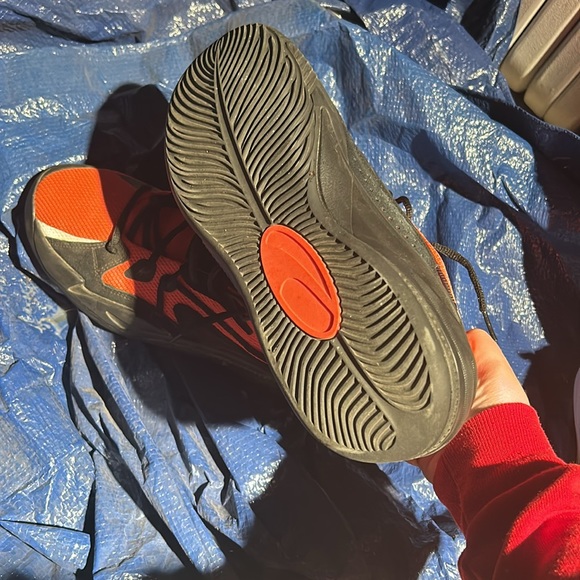 Pumas men size 10 - Picture 3 of 4